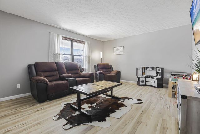 252 Old Coach Place, Canal Winchester, OH 43110