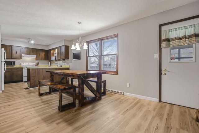 252 Old Coach Place, Canal Winchester, OH 43110