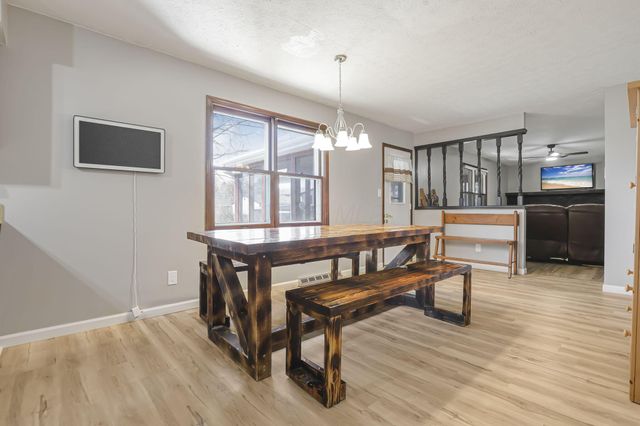 252 Old Coach Place, Canal Winchester, OH 43110