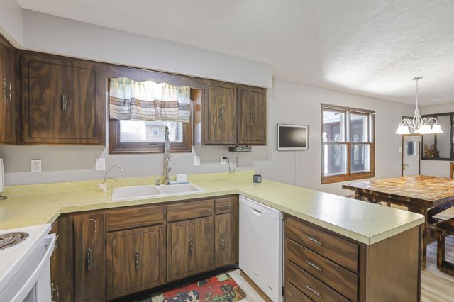 252 Old Coach Place, Canal Winchester, OH 43110