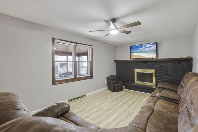 252 Old Coach Place, Canal Winchester, OH 43110