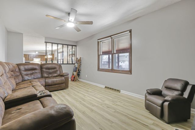 252 Old Coach Place, Canal Winchester, OH 43110