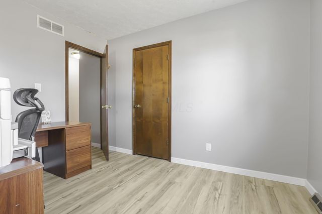 252 Old Coach Place, Canal Winchester, OH 43110