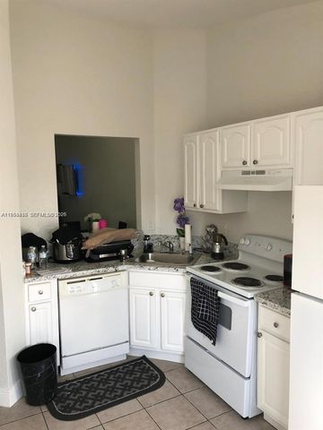 27 NE 13th Avenue 4, Homestead, FL 33033