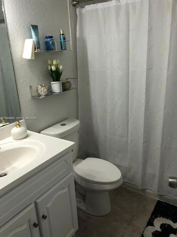 27 NE 13th Avenue 4, Homestead, FL 33033