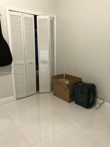 27 NE 13th Avenue 4, Homestead, FL 33033