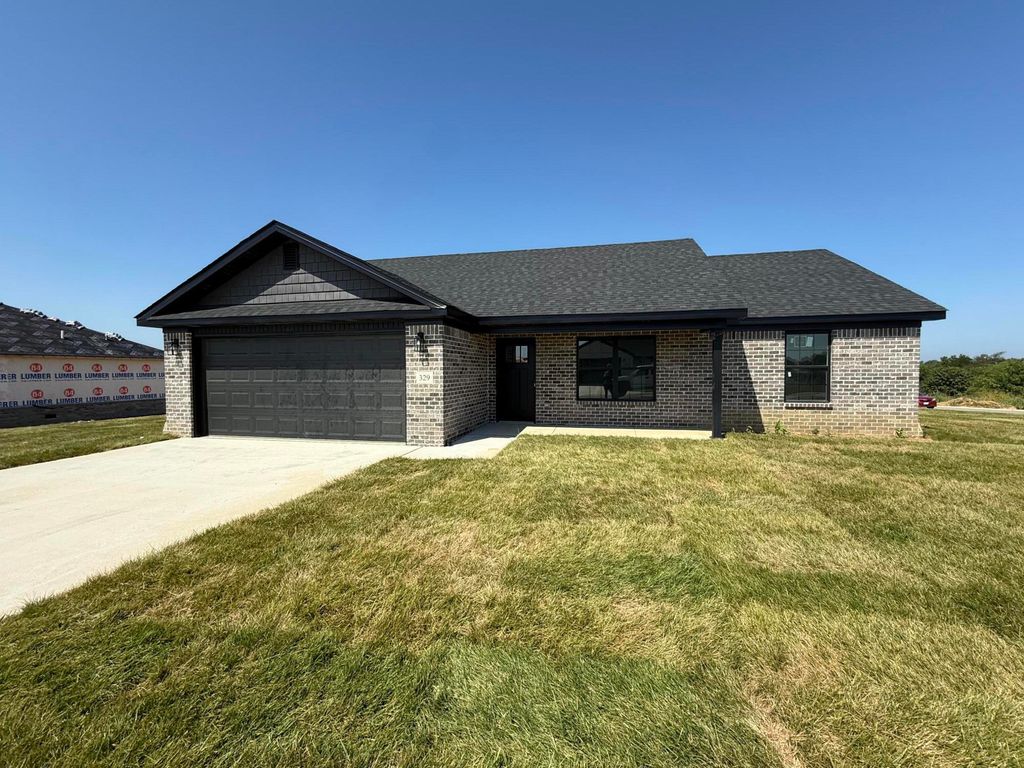 329 Whitley Way, Berea, KY 40403