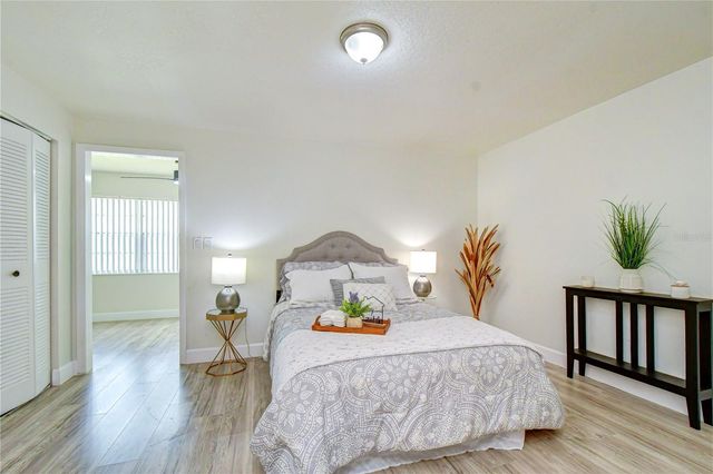 10037 62ND TERRACE N 5, St Petersburg, FL 33708