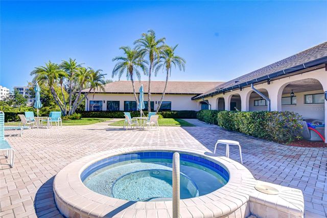 10037 62ND TERRACE N 5, St Petersburg, FL 33708