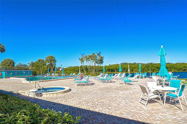 10037 62ND TERRACE N 5, St Petersburg, FL 33708
