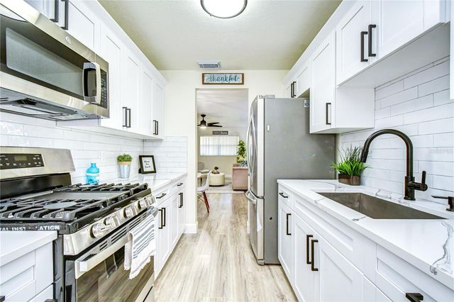 10037 62ND TERRACE N 5, St Petersburg, FL 33708