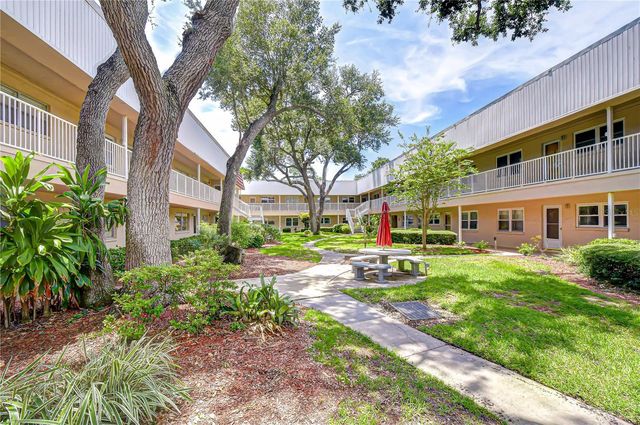 10037 62ND TERRACE N 5, St Petersburg, FL 33708