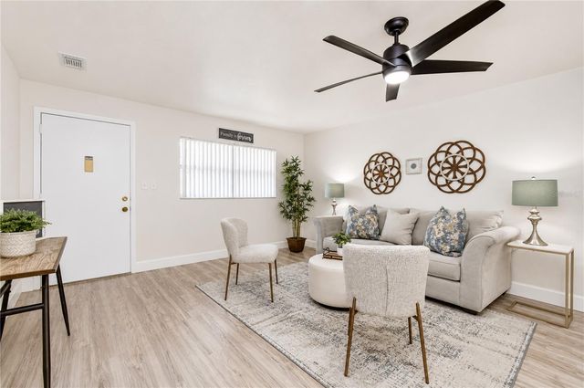 10037 62ND TERRACE N 5, St Petersburg, FL 33708