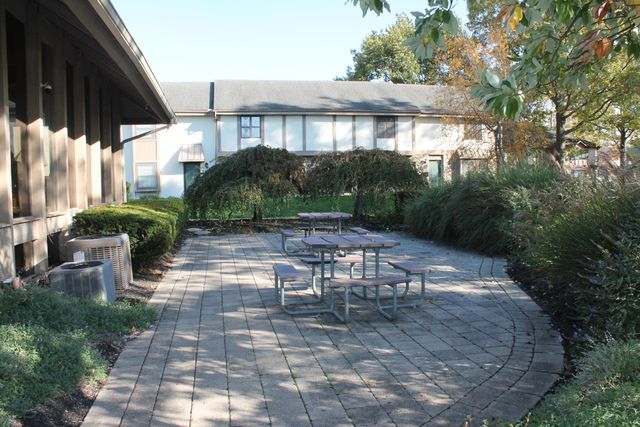 85 Stornoway Drive W, Columbus, OH 43213