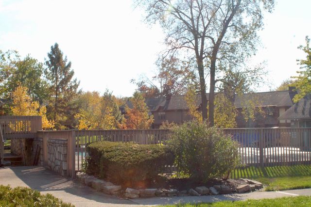 85 Stornoway Drive W, Columbus, OH 43213