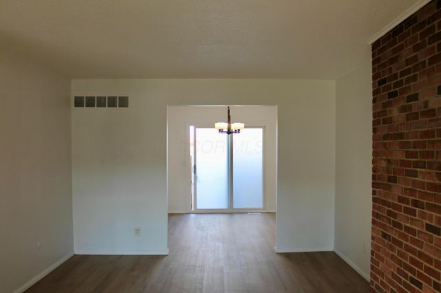 85 Stornoway Drive W, Columbus, OH 43213