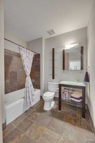 4100 Forest Park Avenue 306, St Louis, MO 63108