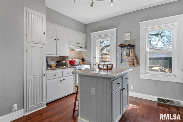 624 W VINE Street, Springfield, IL 62704