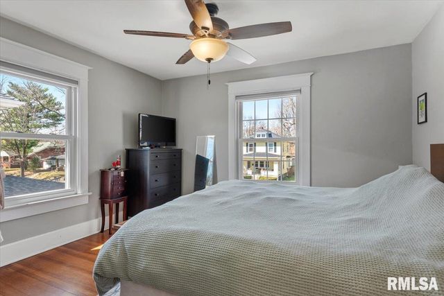 624 W VINE Street, Springfield, IL 62704