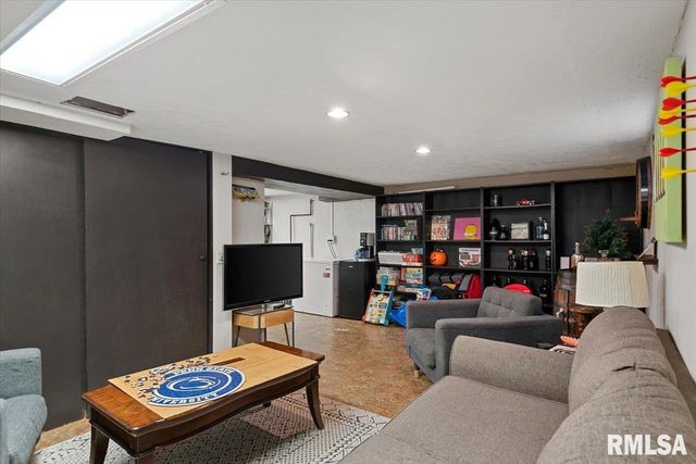 624 W VINE Street, Springfield, IL 62704