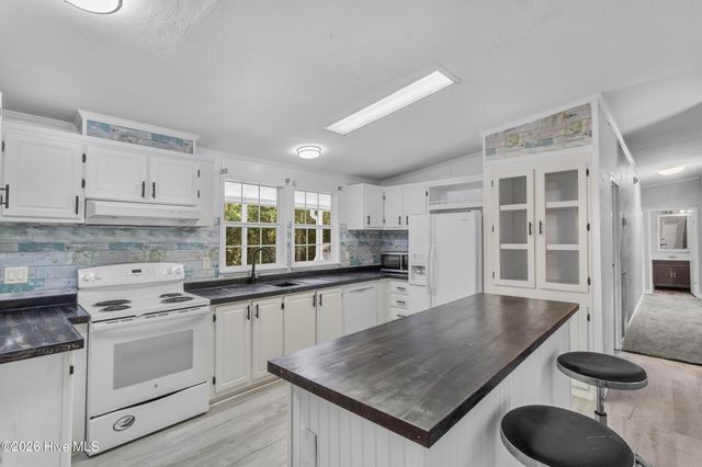 180 Quails Cove, Hampstead, NC 28443