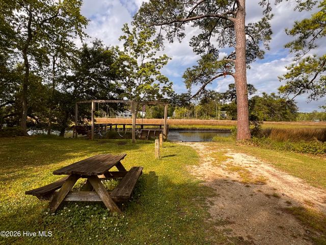 180 Quails Cove, Hampstead, NC 28443