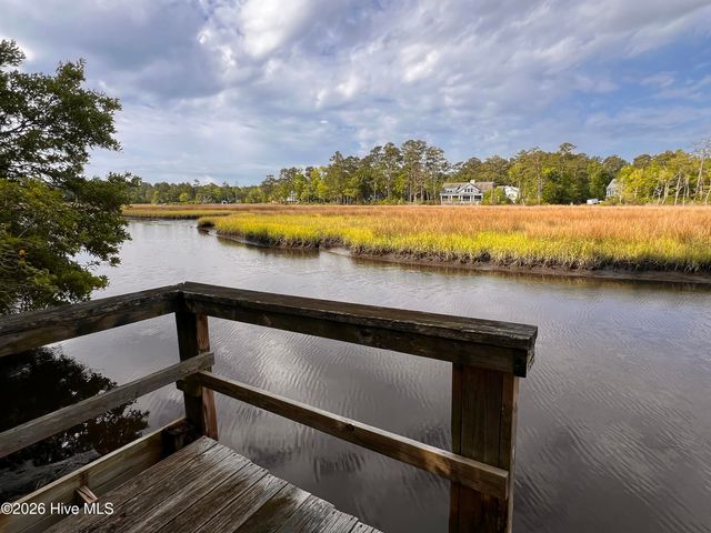 180 Quails Cove, Hampstead, NC 28443