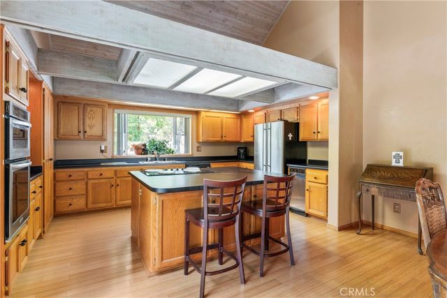 28116 Lachen Road, Lake Arrowhead, CA 92352