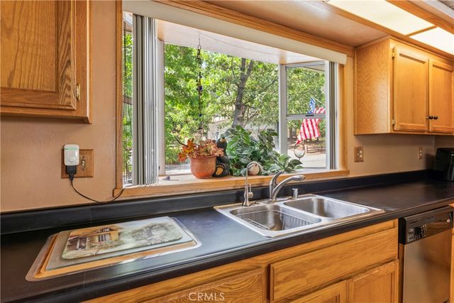 28116 Lachen Road, Lake Arrowhead, CA 92352