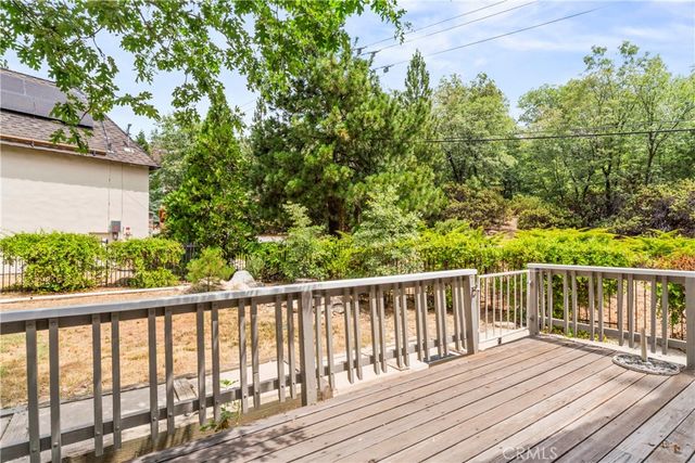 28116 Lachen Road, Lake Arrowhead, CA 92352