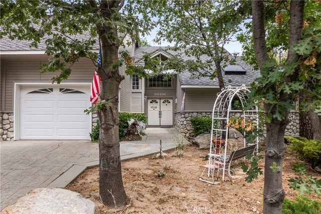 28116 Lachen Road, Lake Arrowhead, CA 92352