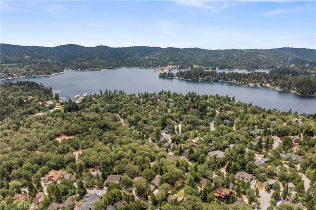 28116 Lachen Road, Lake Arrowhead, CA 92352