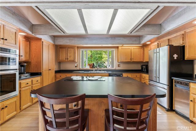 28116 Lachen Road, Lake Arrowhead, CA 92352