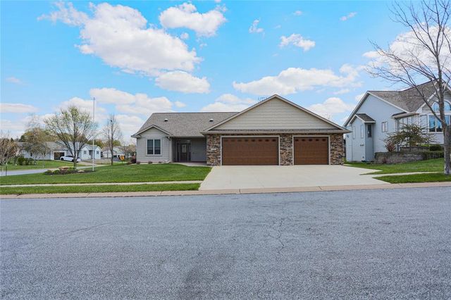 298 Kusilek Street, River Falls, WI 54022