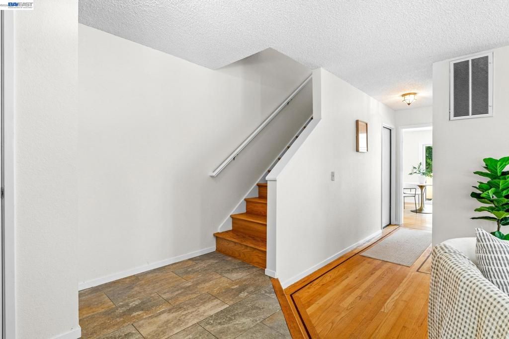 Image 10 of property listing at 2149 Junction Ave 10, Mountain View, CA 94043