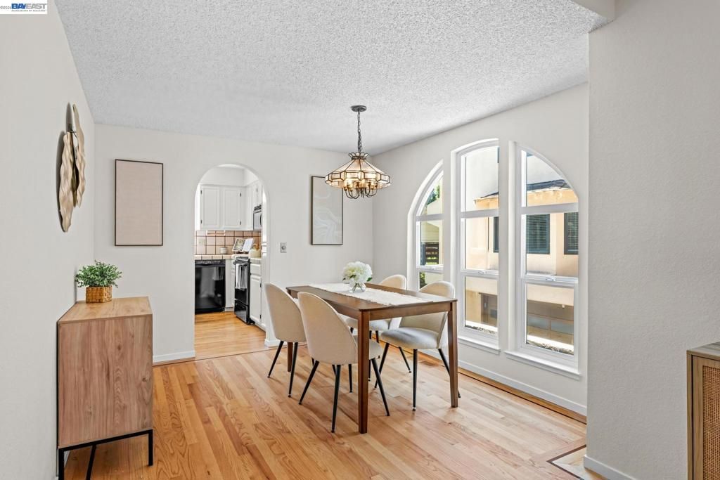 Image 11 of property listing at 2149 Junction Ave 10, Mountain View, CA 94043