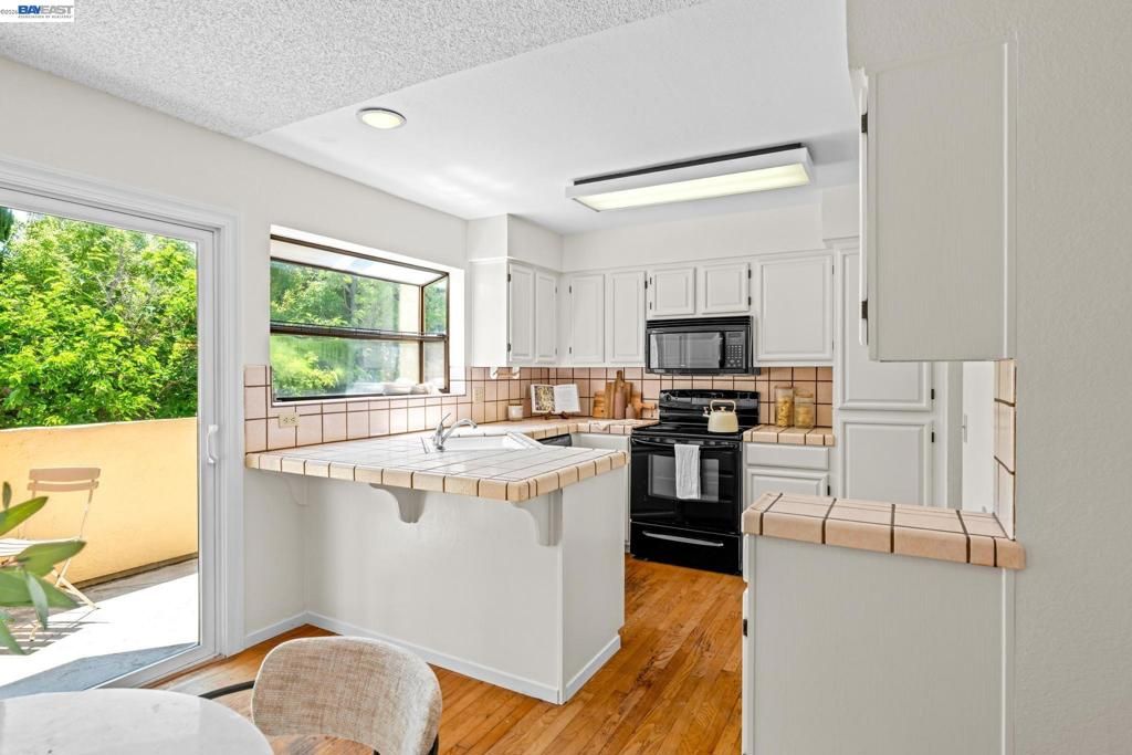 Image 14 of property listing at 2149 Junction Ave 10, Mountain View, CA 94043