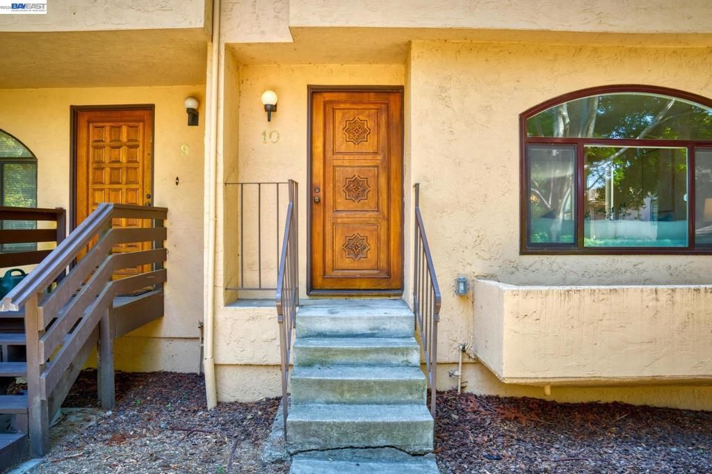 Image 2 of property listing at 2149 Junction Ave 10, Mountain View, CA 94043