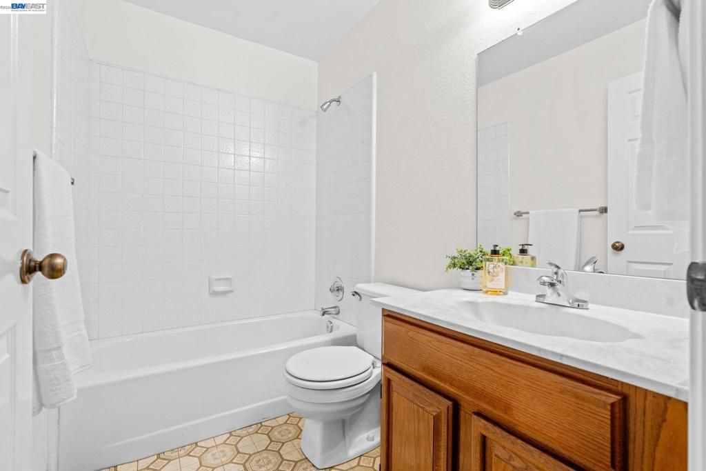 Image 23 of property listing at 2149 Junction Ave 10, Mountain View, CA 94043