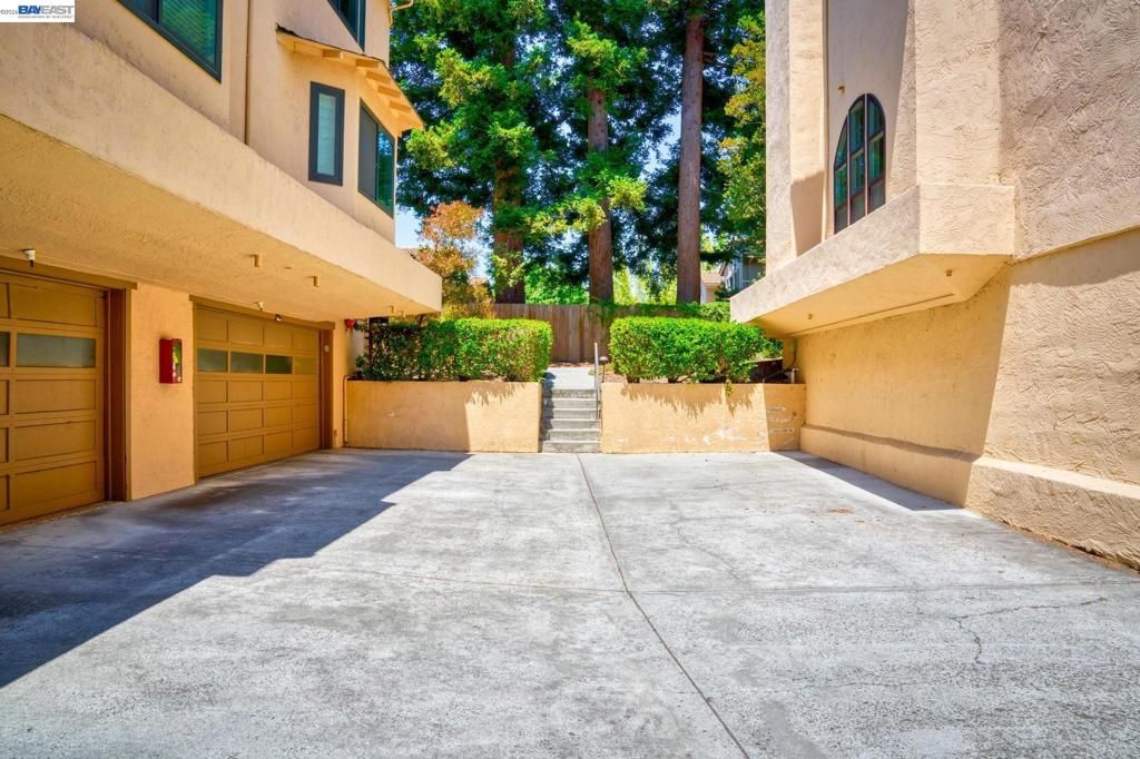 Image 32 of property listing at 2149 Junction Ave 10, Mountain View, CA 94043