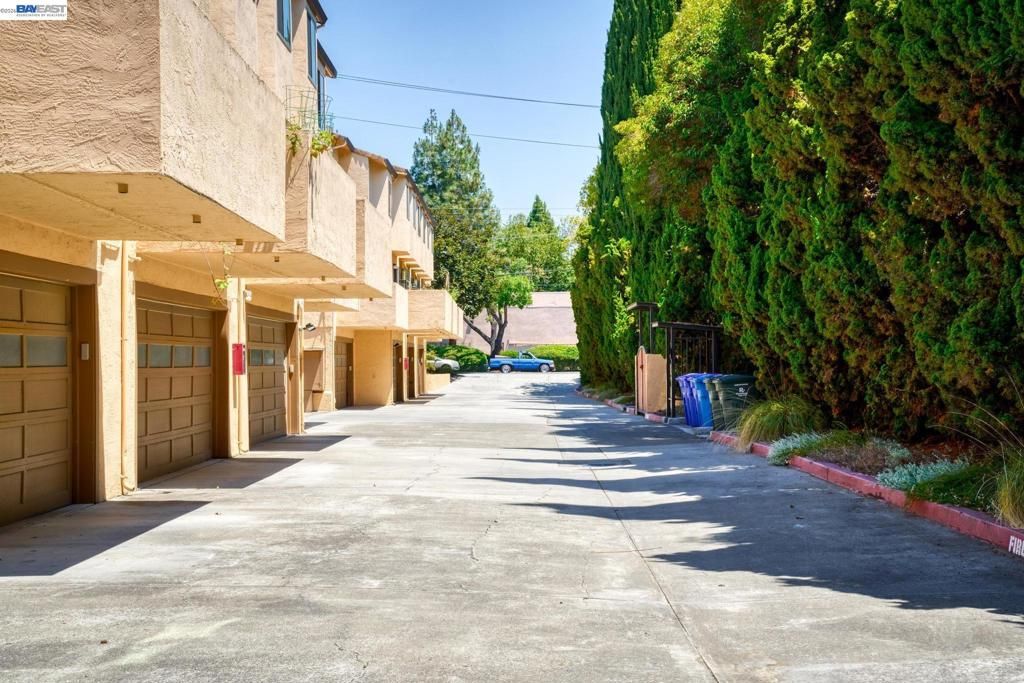 Image 35 of property listing at 2149 Junction Ave 10, Mountain View, CA 94043