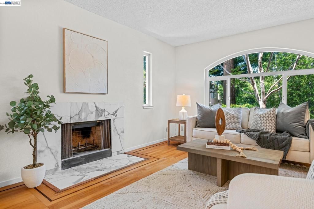 Image 7 of property listing at 2149 Junction Ave 10, Mountain View, CA 94043
