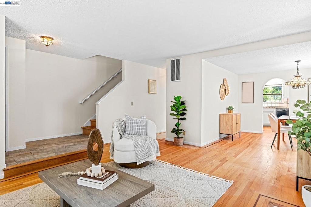 Image 9 of property listing at 2149 Junction Ave 10, Mountain View, CA 94043