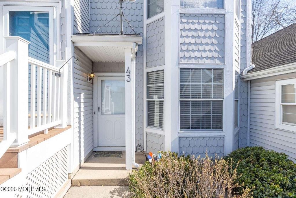 43 Poplar Place, Freehold, NJ 07728