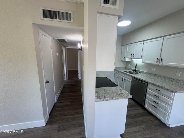 555 N MAY Street 29, Mesa, AZ 85201