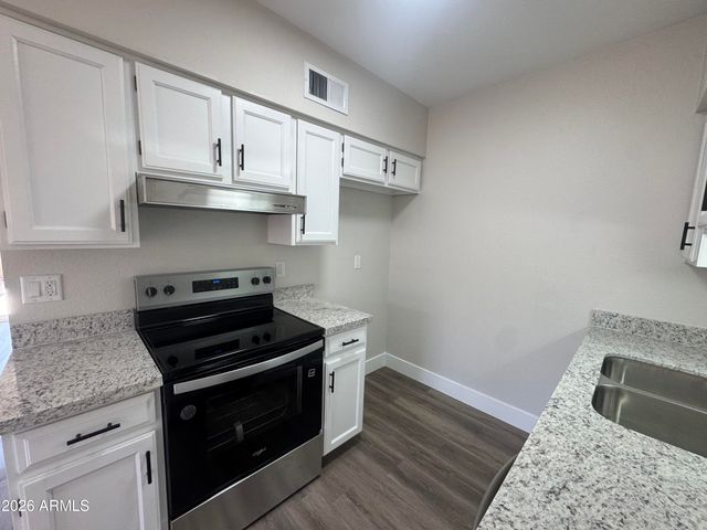 555 N MAY Street 29, Mesa, AZ 85201