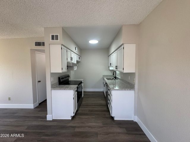 555 N MAY Street 29, Mesa, AZ 85201