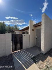 555 N MAY Street 29, Mesa, AZ 85201