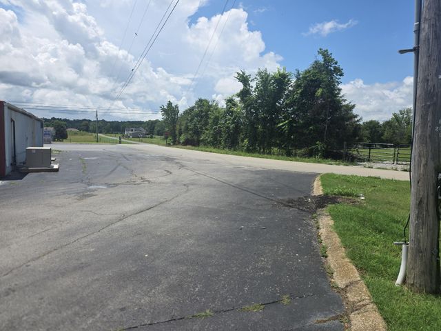 8373 Carthage HWY, Lebanon, TN 37087