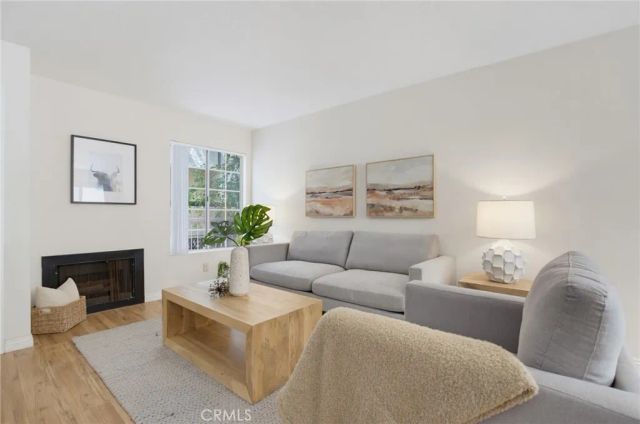 77 N Michigan Avenue 15, Pasadena, CA 91106